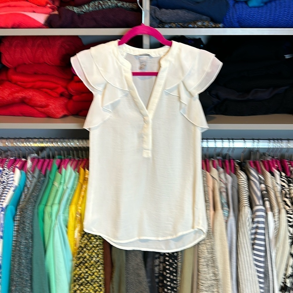 H&M ecru sleeveless v neck blouse size 2